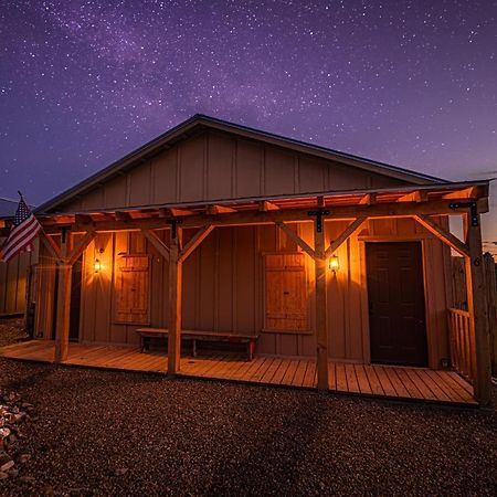 Miners Cabins #1 - Two Double Beds And Private Balcony トゥームストーン エクステリア 写真