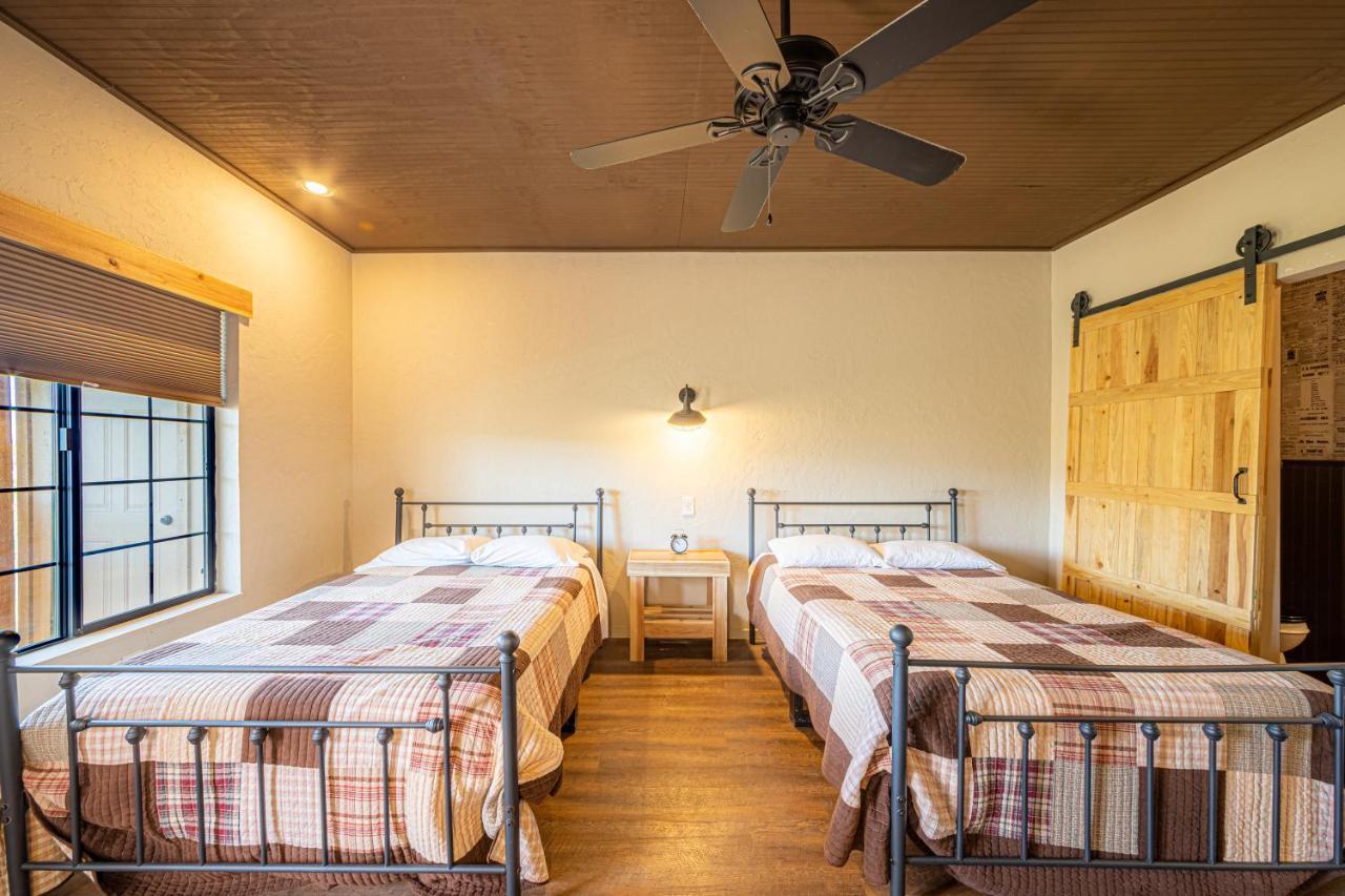 Miners Cabins #1 - Two Double Beds And Private Balcony トゥームストーン エクステリア 写真