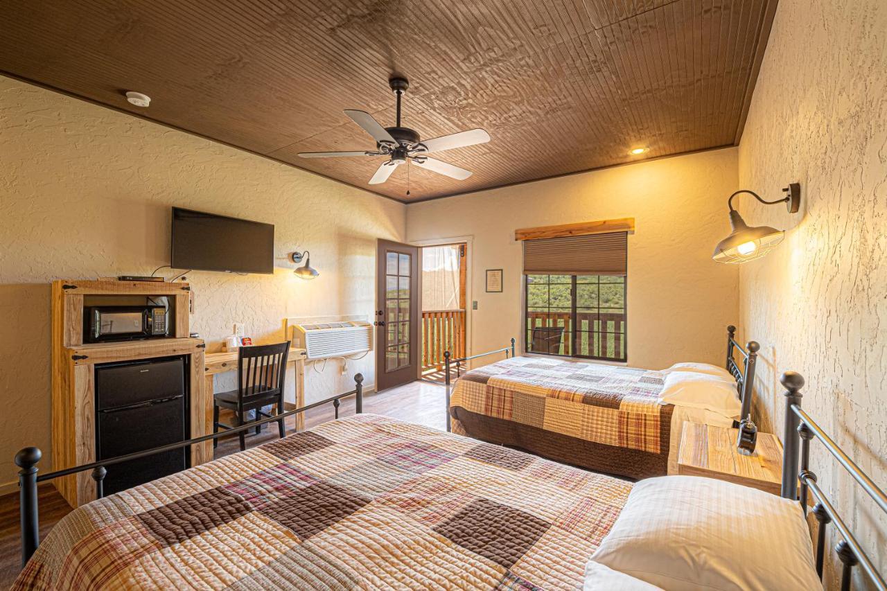 Miners Cabins #1 - Two Double Beds And Private Balcony トゥームストーン エクステリア 写真