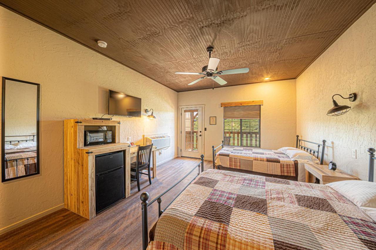 Miners Cabins #1 - Two Double Beds And Private Balcony トゥームストーン エクステリア 写真