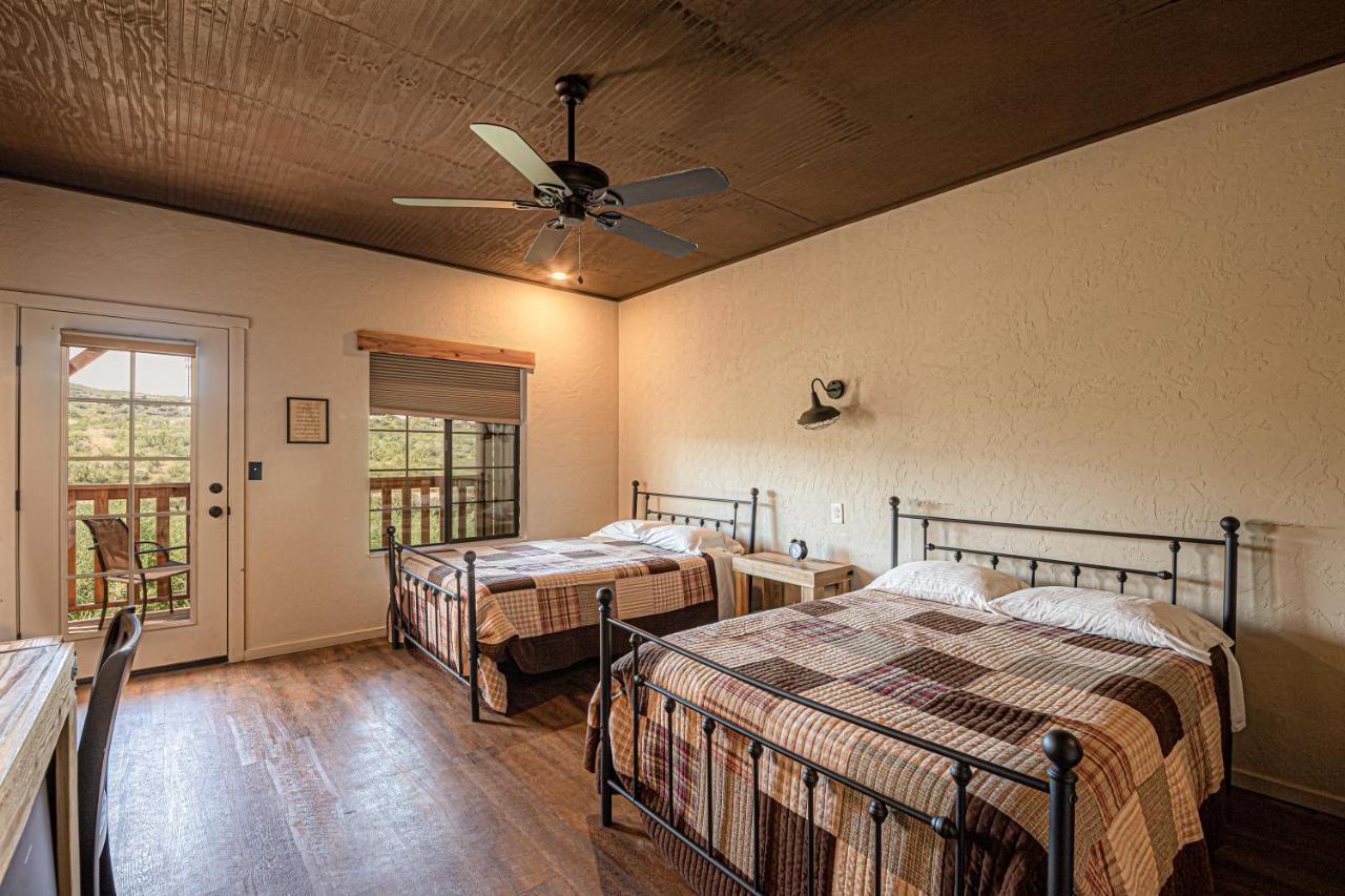 Miners Cabins #1 - Two Double Beds And Private Balcony トゥームストーン エクステリア 写真